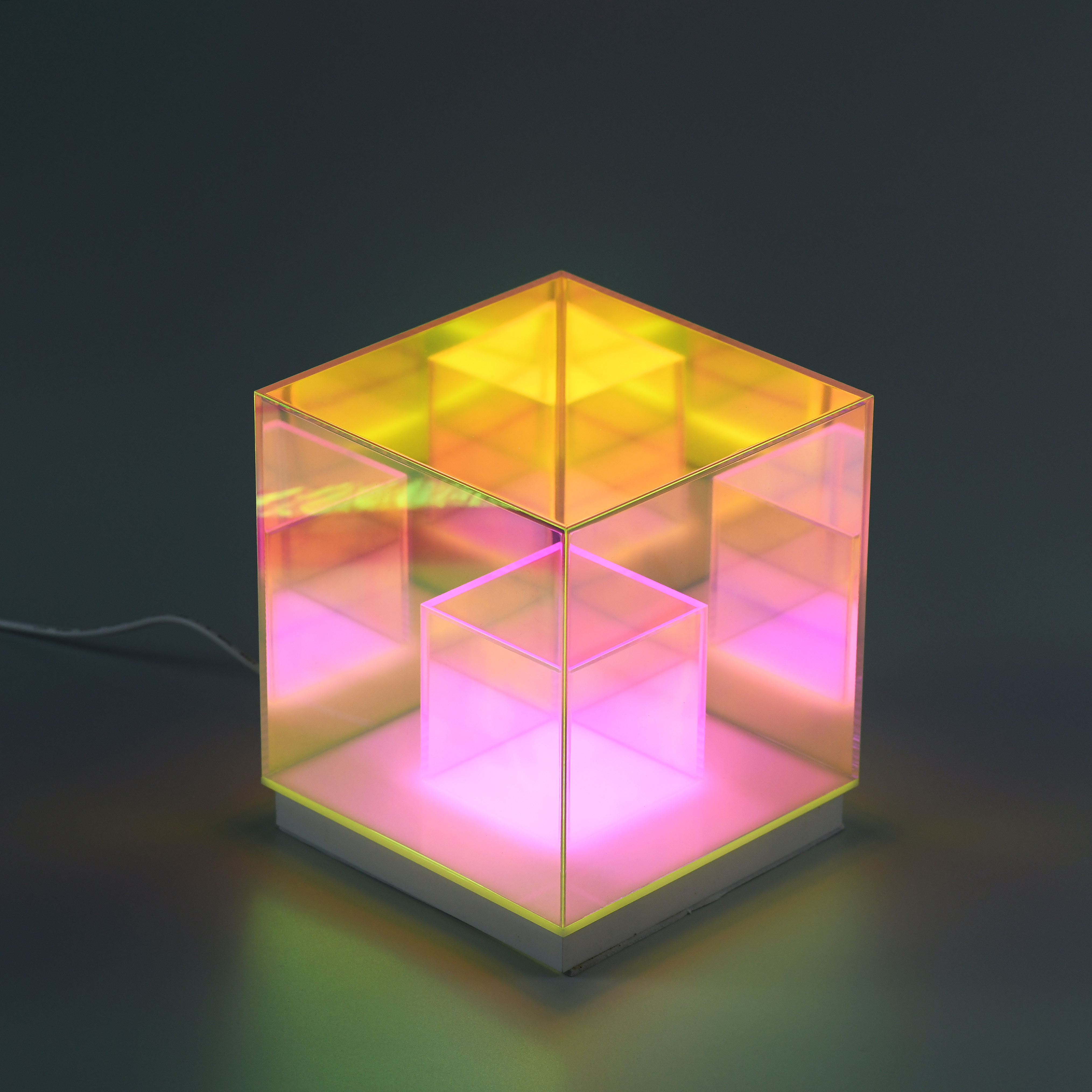 arm een miljoen Aandringen Infinity Cube Lamp - ScientificsOnline.com