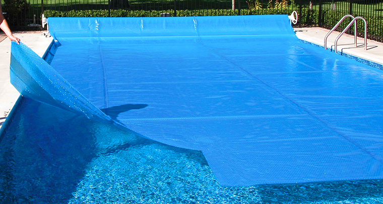 7 Benefits of Using a Solar Cover on Your Pool