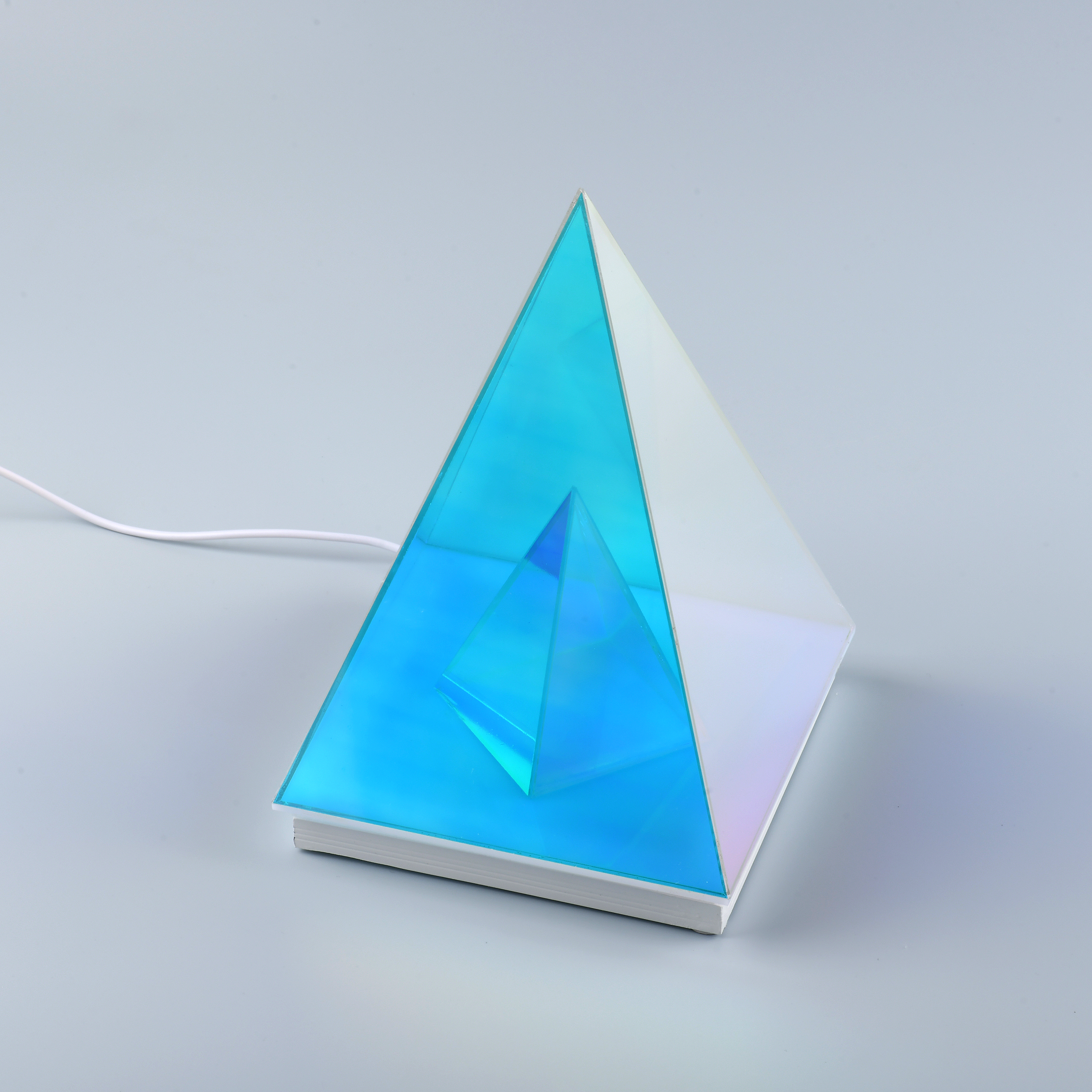 Infinity Pyramid Lamp: Transform Your Space With Reflective 