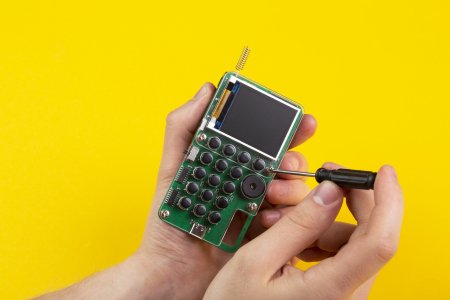 Chatter - Build and Code Your Own Encrypted <BR> Wireless Communicators